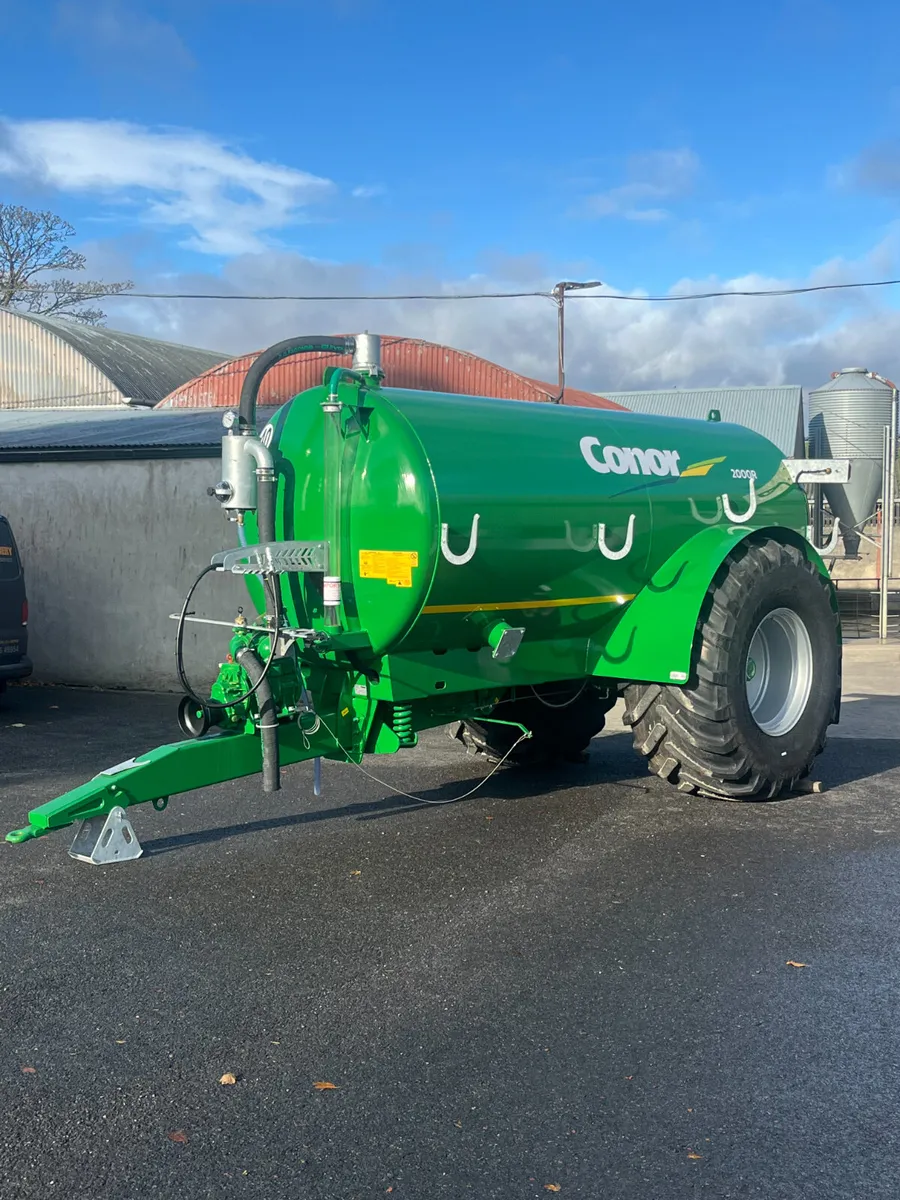 New 2000 Gallon Fully Recessed Conor Tanker - Image 1