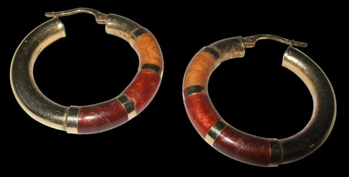 Vintage Hallmarked 9ct Gold Tri-Colour Earrings - Image 2