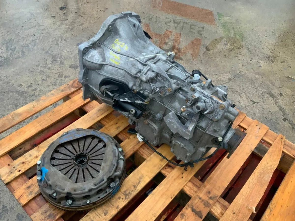 IVECO DAILY 2.3lt MANUAL GEARBOX........RWD. - Image 4