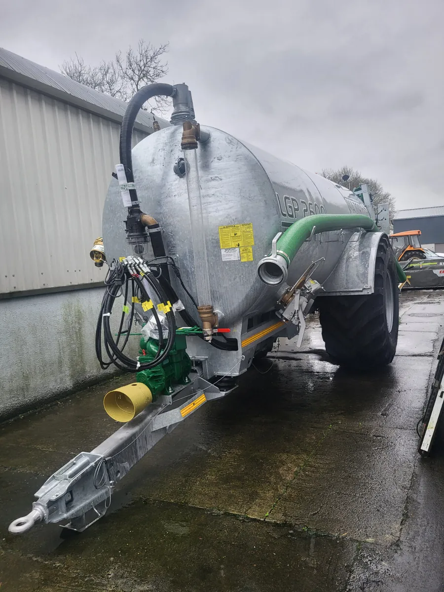 2600 Major LGP Tanker and 7.5m Trailing shoe - Image 3