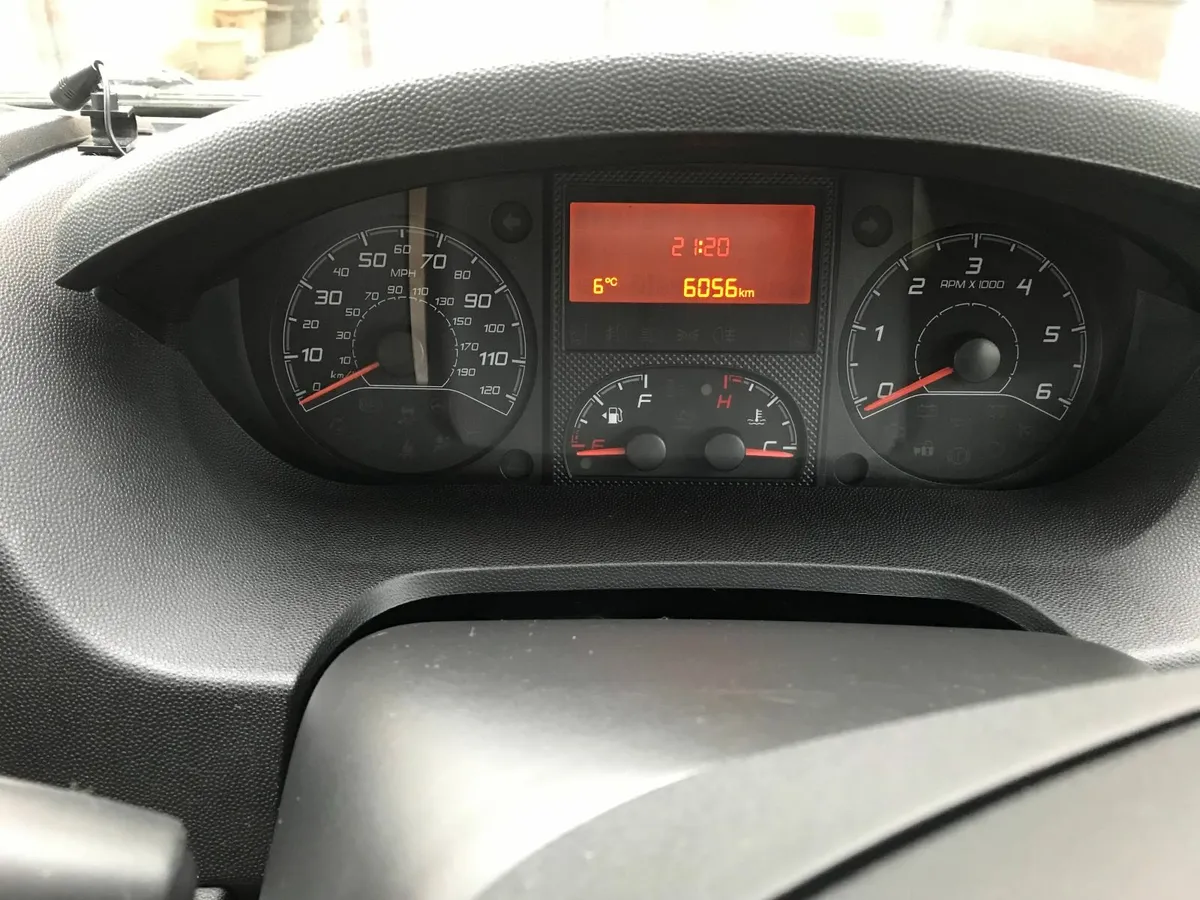 Dreamer D58 2018 Only 6,056km Like New - Image 3