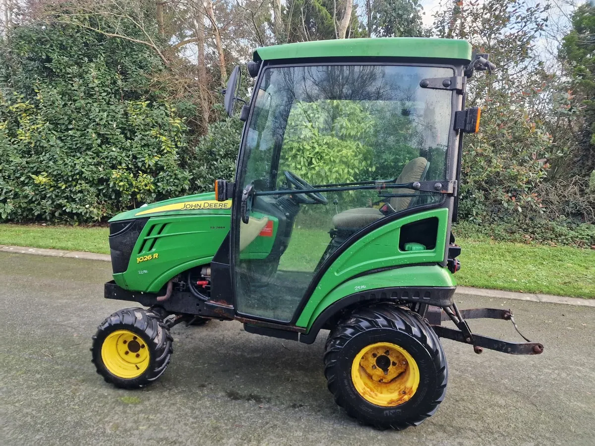 John Deere 1026r Compact Tractor - Image 1