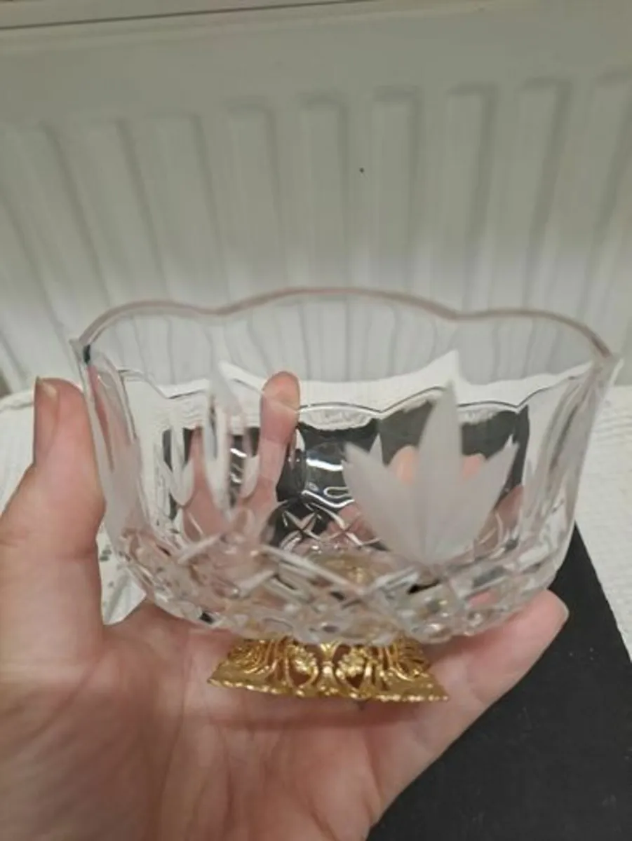 1980s Vintage Cut Crystal Bowl with Gilt Base - Image 3