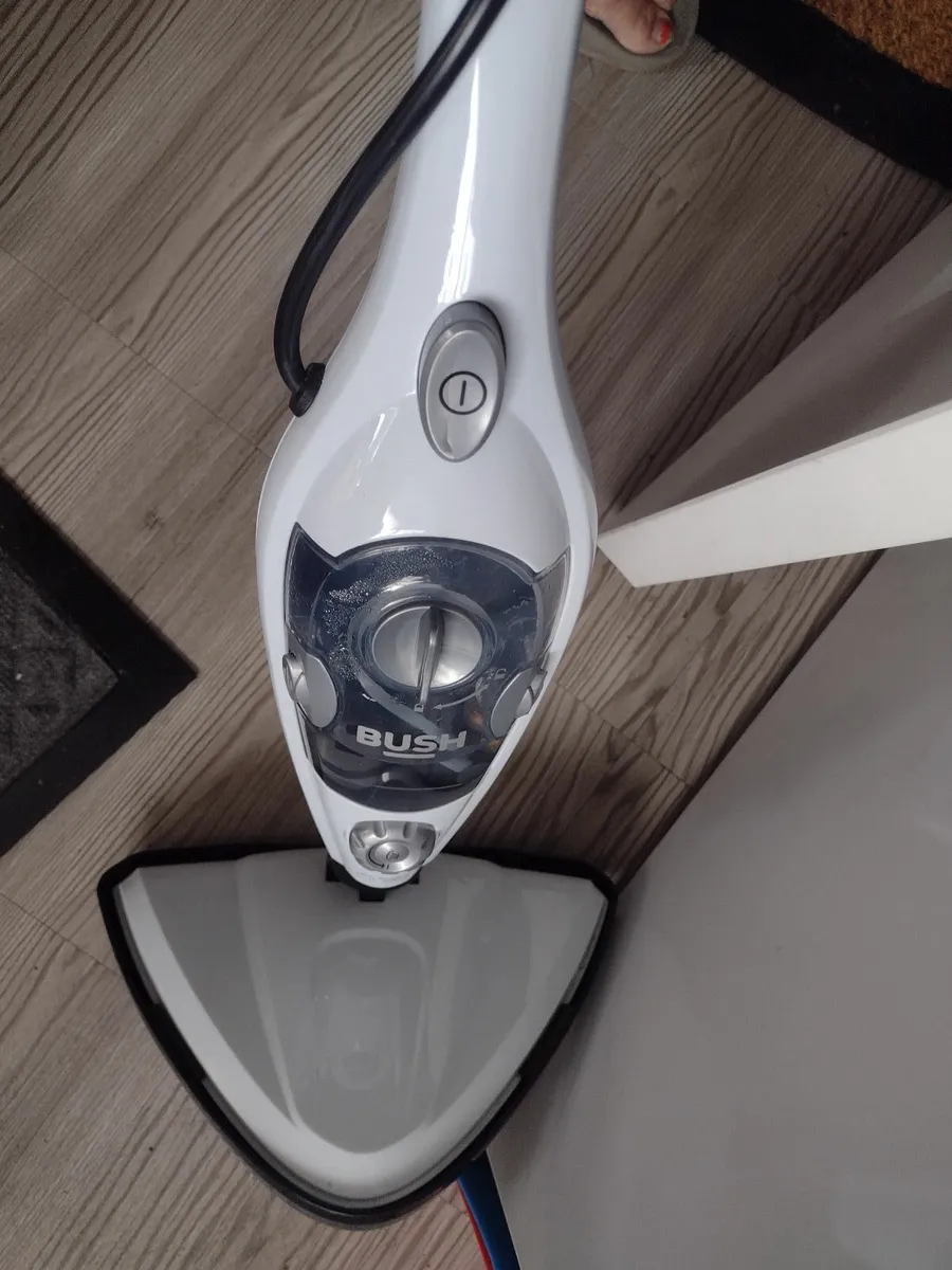 As new floor steam cleaner - Image 1