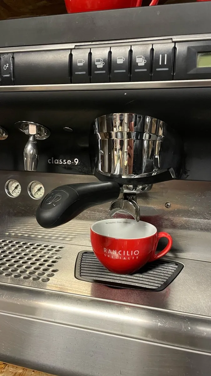 Coffee Machine 3 groups + Grinder - Image 3