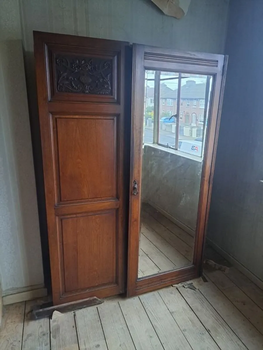 Beautiful Antique Mahogany Wardrobe - Image 1