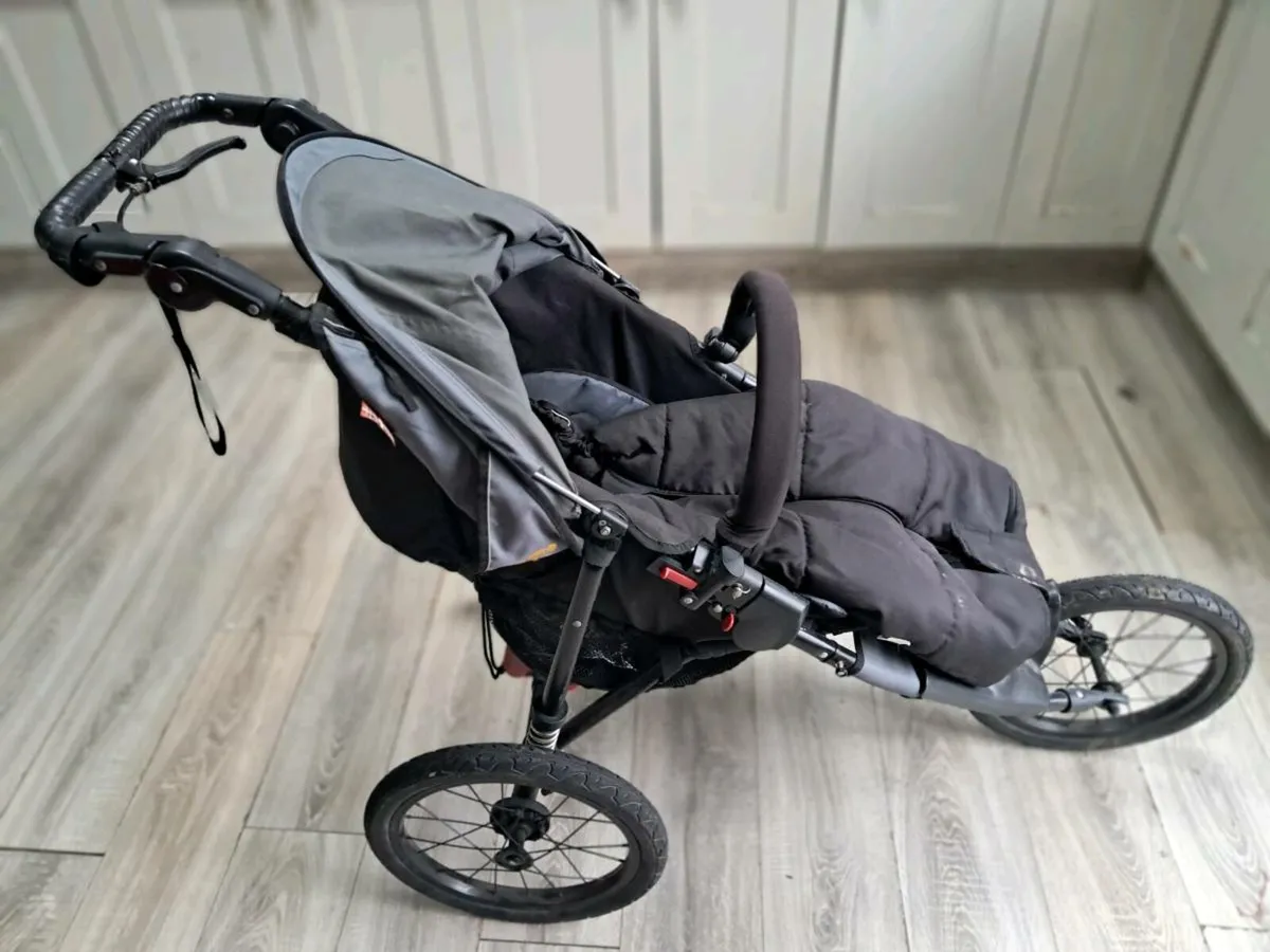 Out an about buggy - Image 1