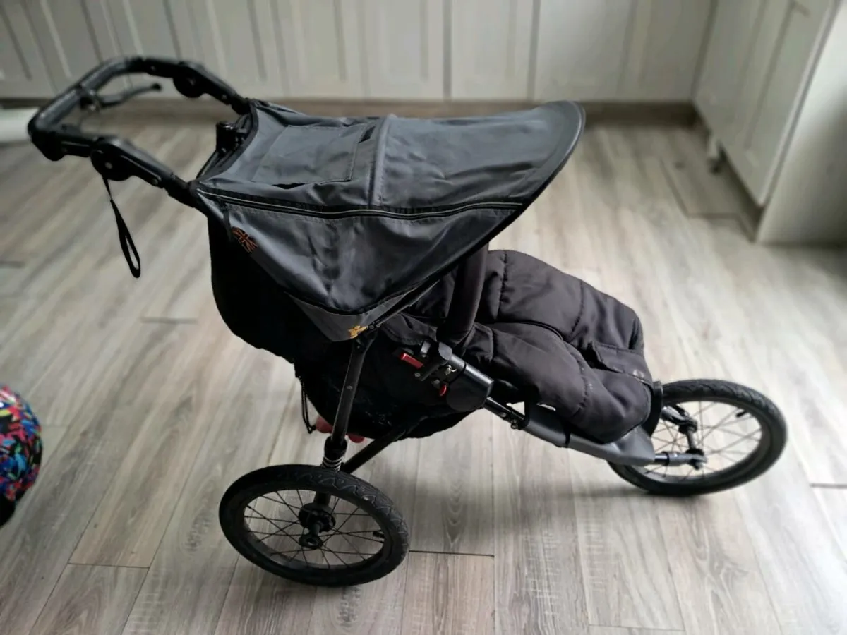 Out an about buggy - Image 2