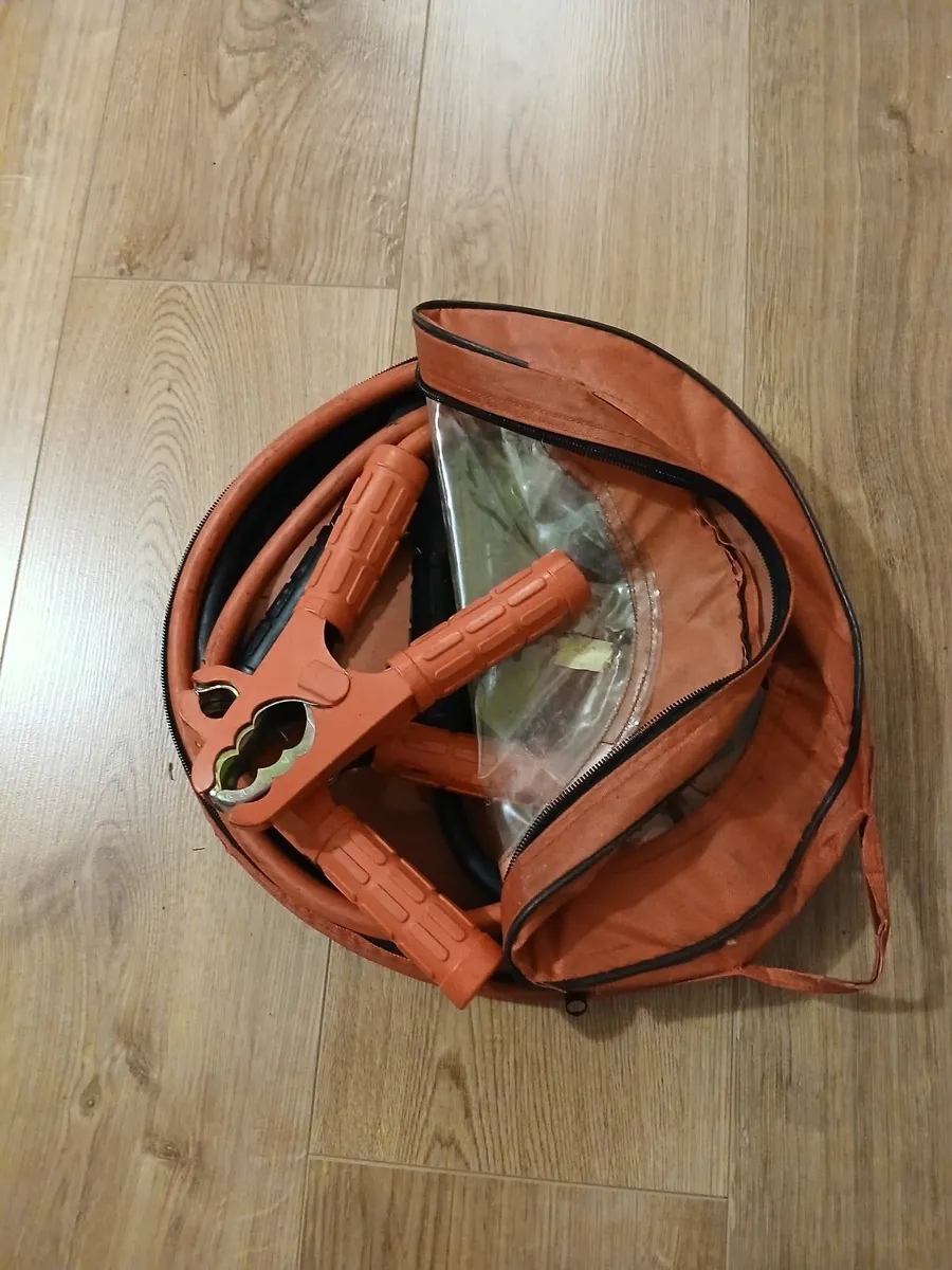 Jump leads - Image 1