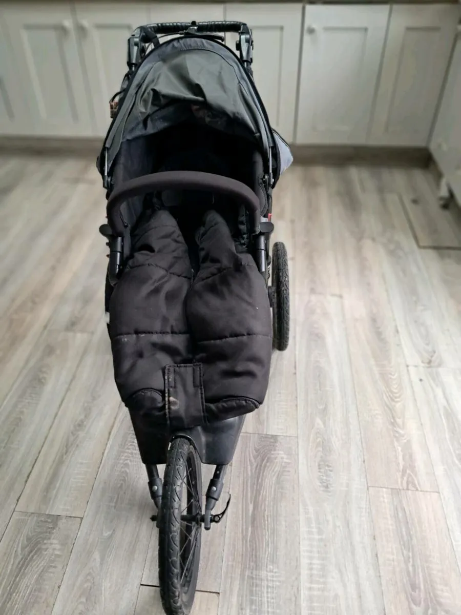 Out an about buggy - Image 3