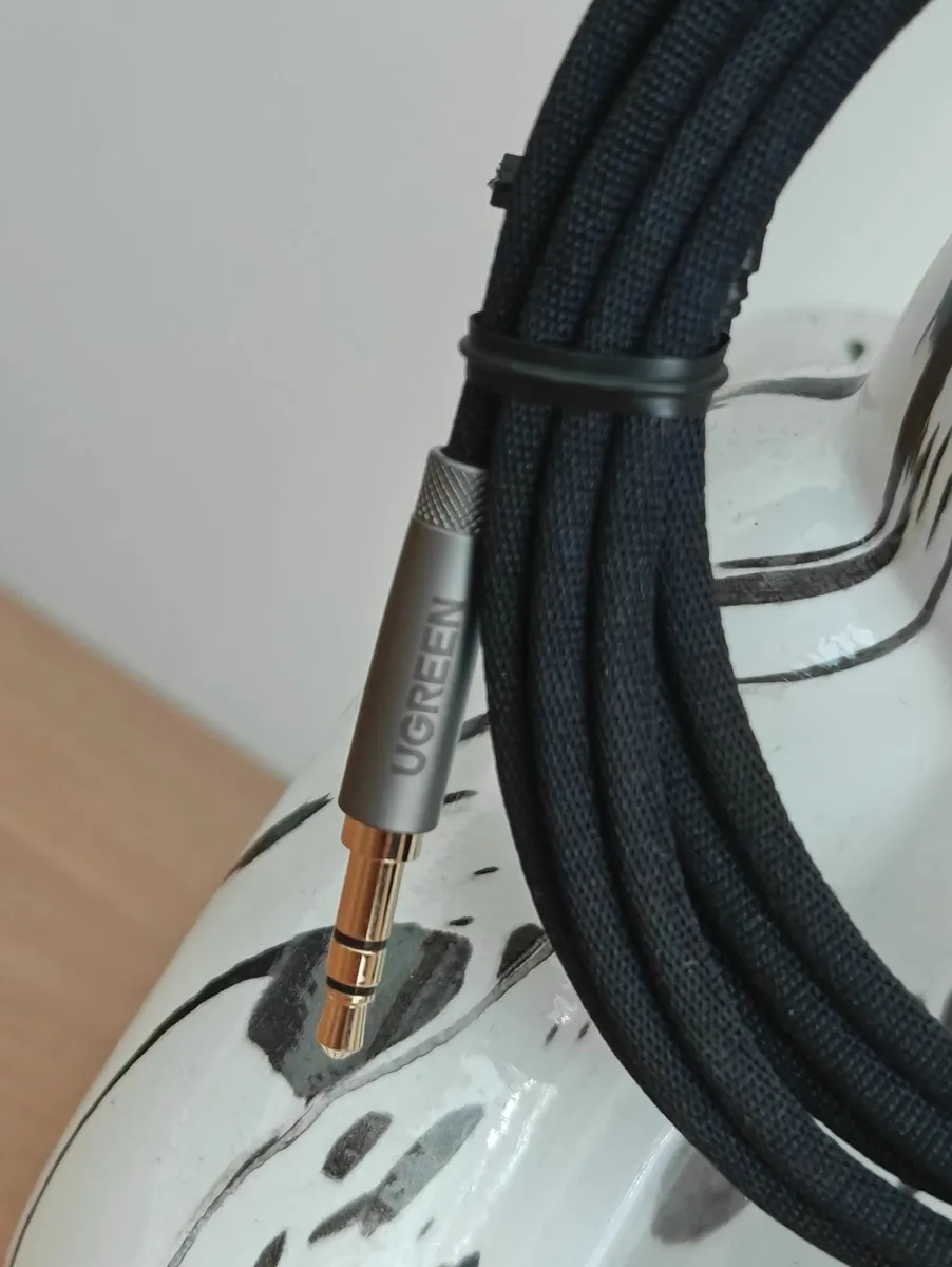 UGREEN AUX CABLE 2m - Image 1
