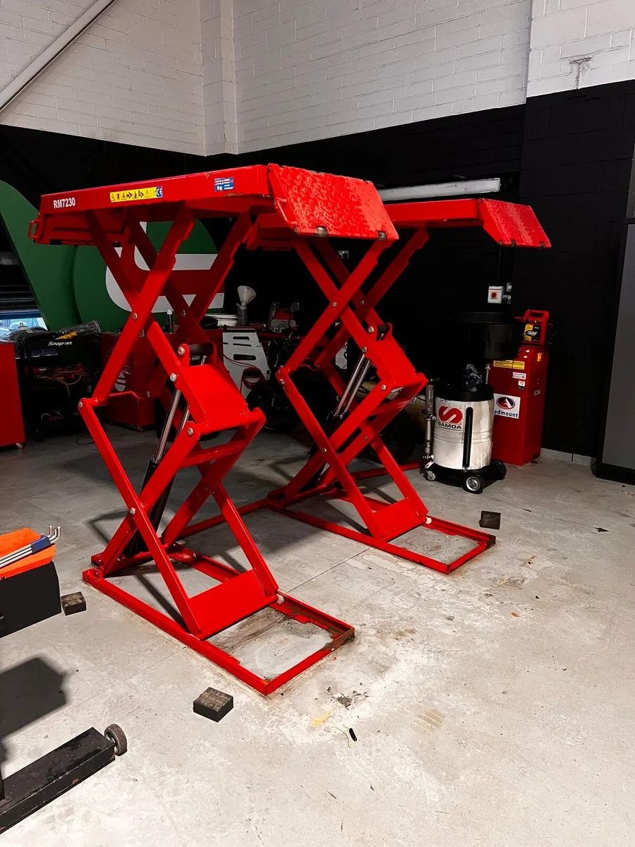 Redmount 3 Tonne Full Rise Scissor lift - Image 1