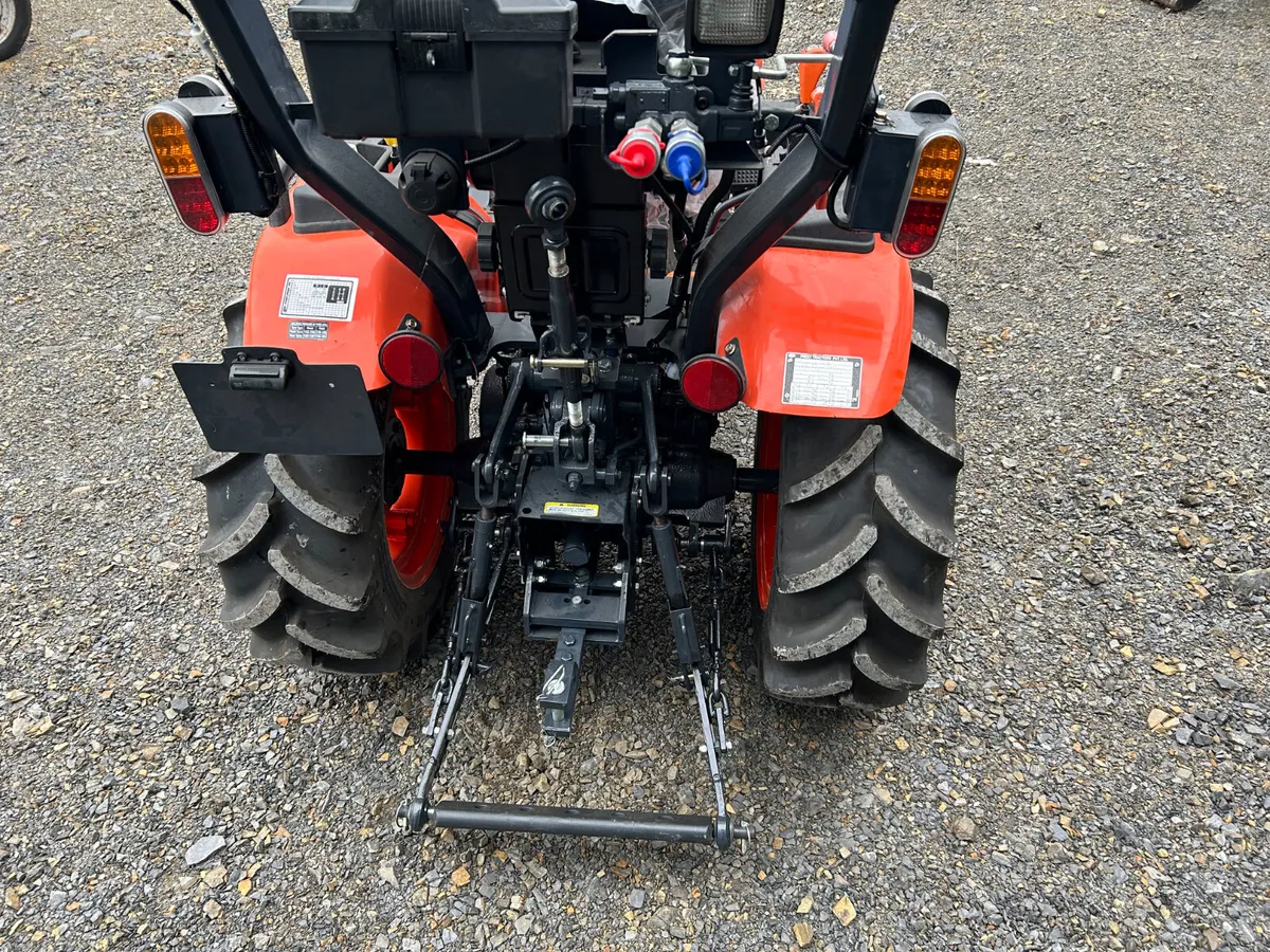 New Avenger 26 Compact Tractor - Image 4