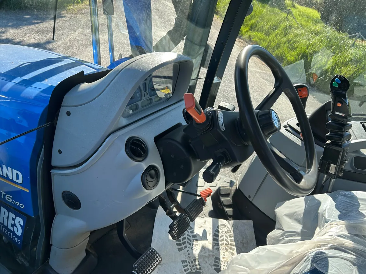 2016 New Holland T6-140 with MX Loader - Image 4