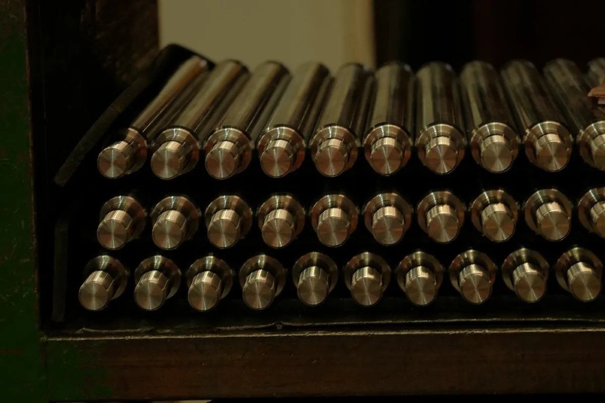 Hydraulic Cylinders / Hydraulic Rams all Ex-Stock - Image 2