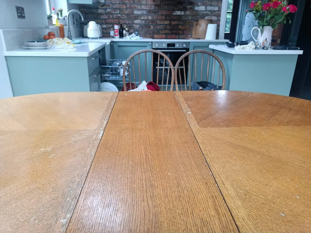 Solid wood extendable dining table - Image 3