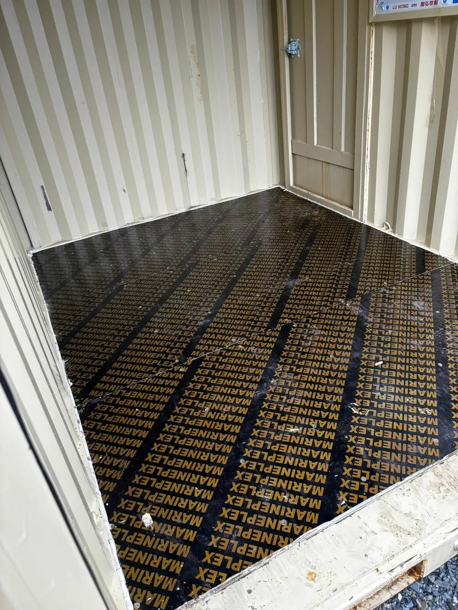 10FT Shipping Container with Door & Window - Image 3