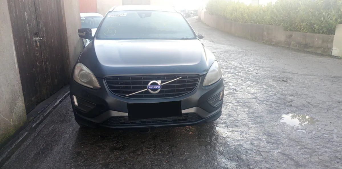 2016 VOLVO XC60 2.0 DIESEL FOR BREAKING - Image 2