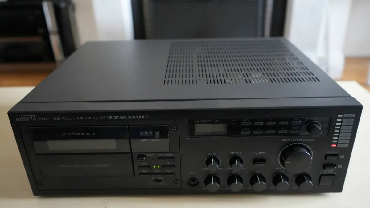 Cassette receiver amplifier [vintage] - Image 1