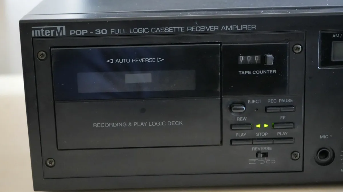 Cassette receiver amplifier [vintage] - Image 2