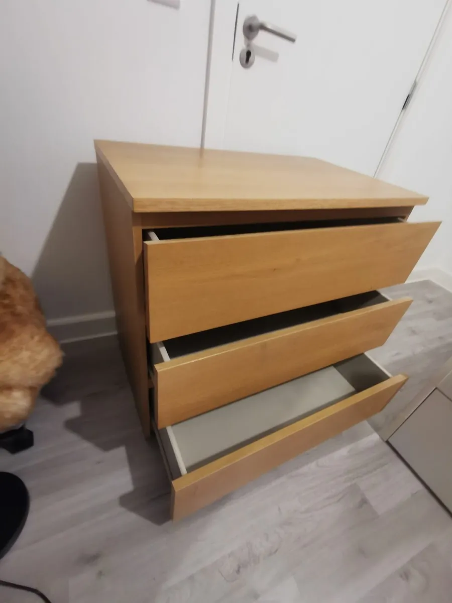 Chest of drawers - Image 1