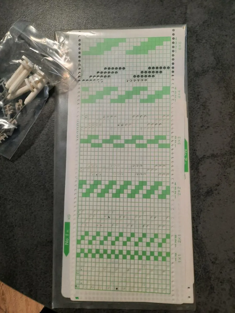 Brother garter carriage for knitting machine - Image 3