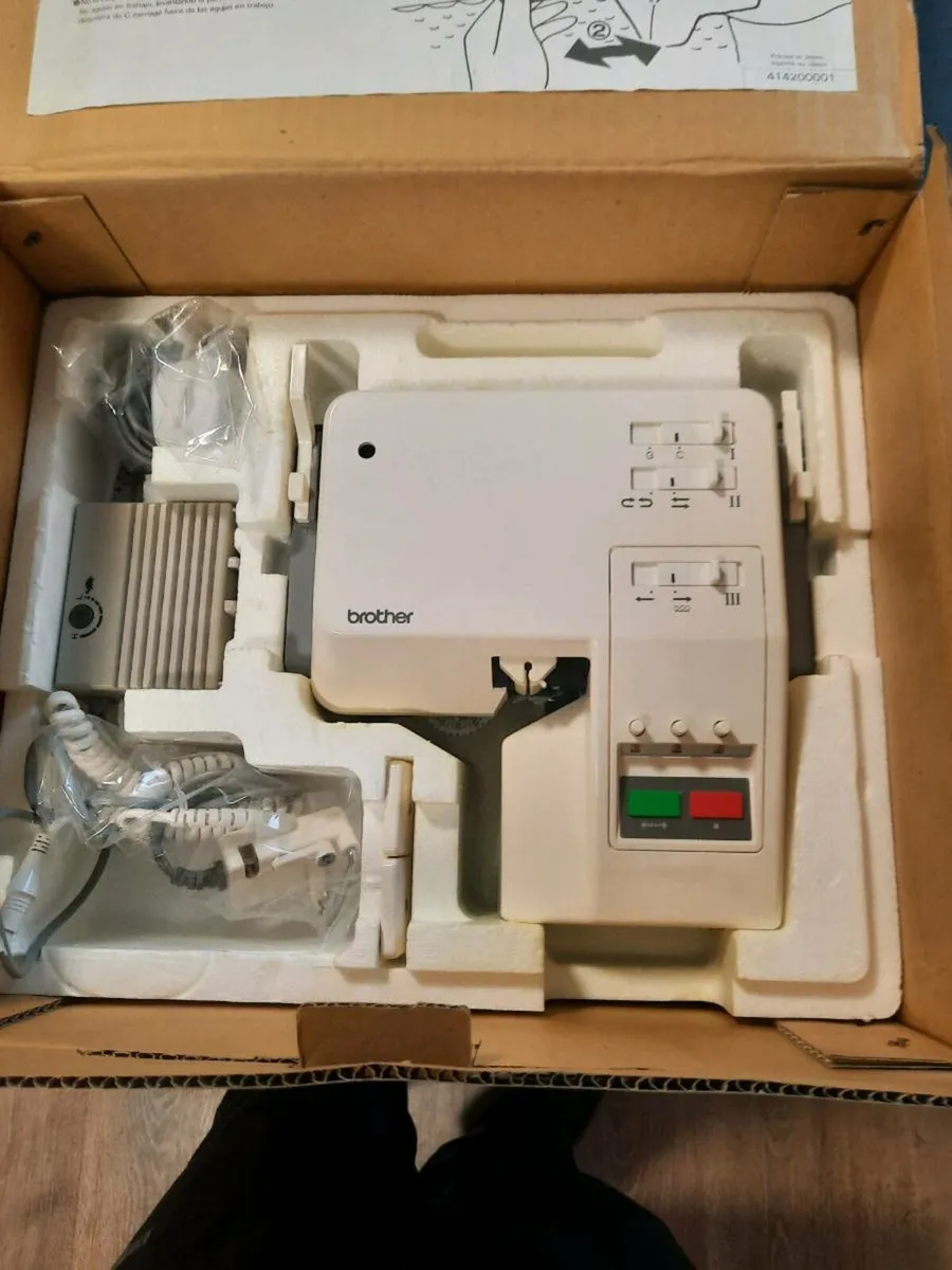 Brother garter carriage for knitting machine - Image 1