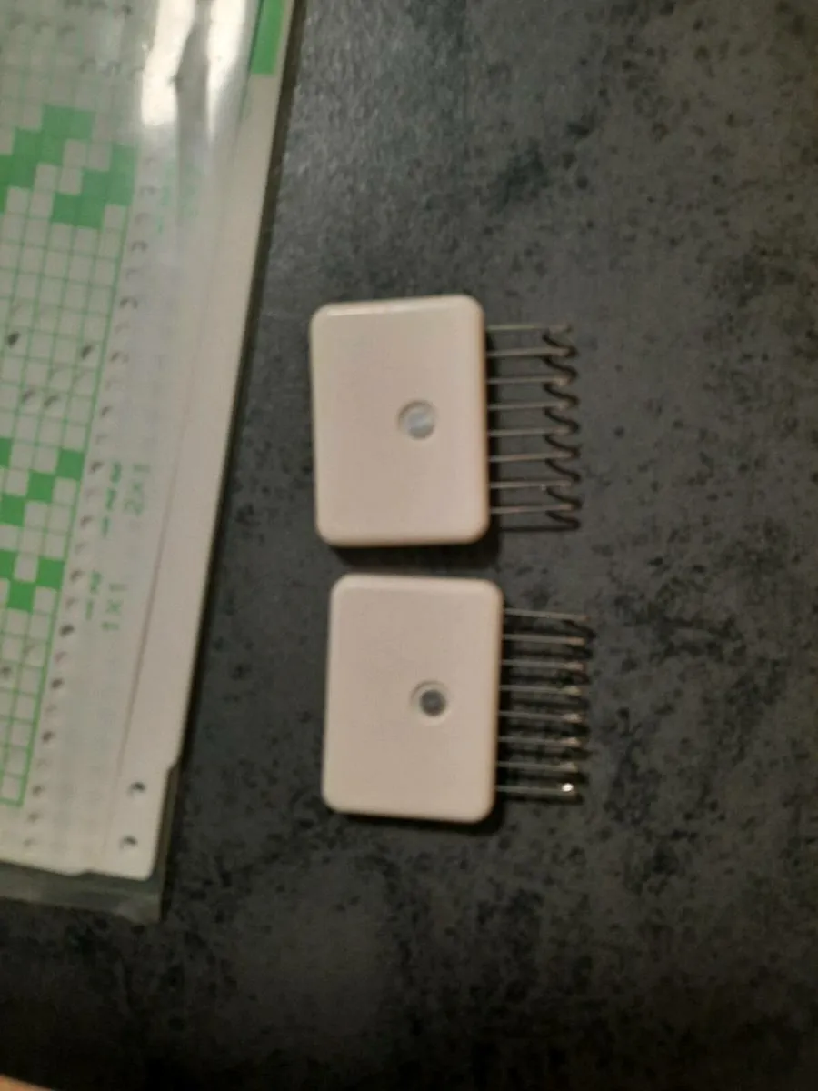 Brother garter carriage for knitting machine - Image 4