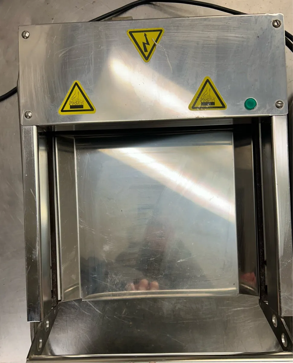 Fish / meat pouch heat sealing machine - Image 3