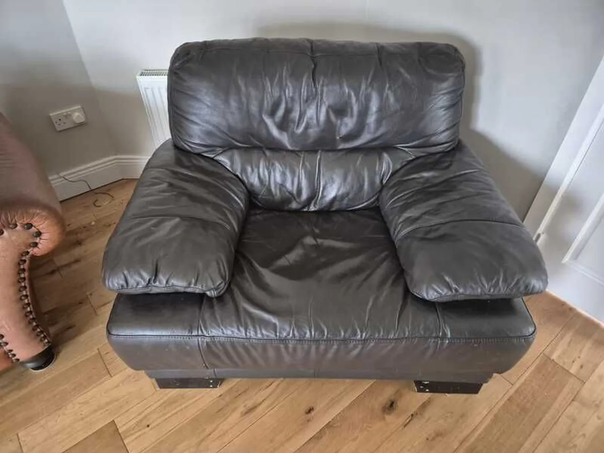 Brown Leather Sofa Suite - Image 3