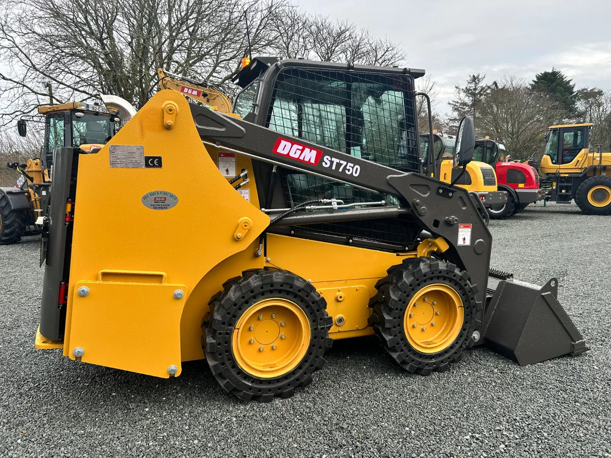 New DGM Skid Steer - Image 2