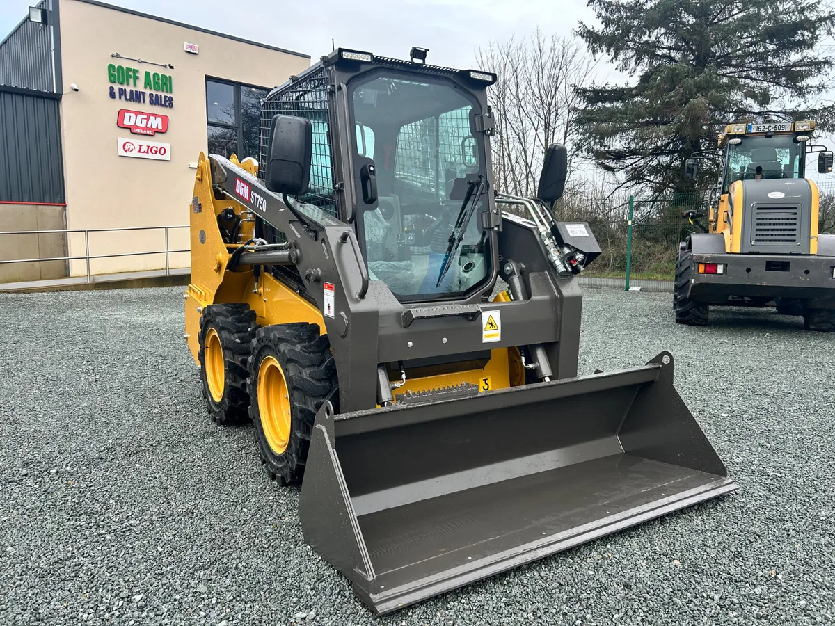 New DGM Skid Steer - Image 4