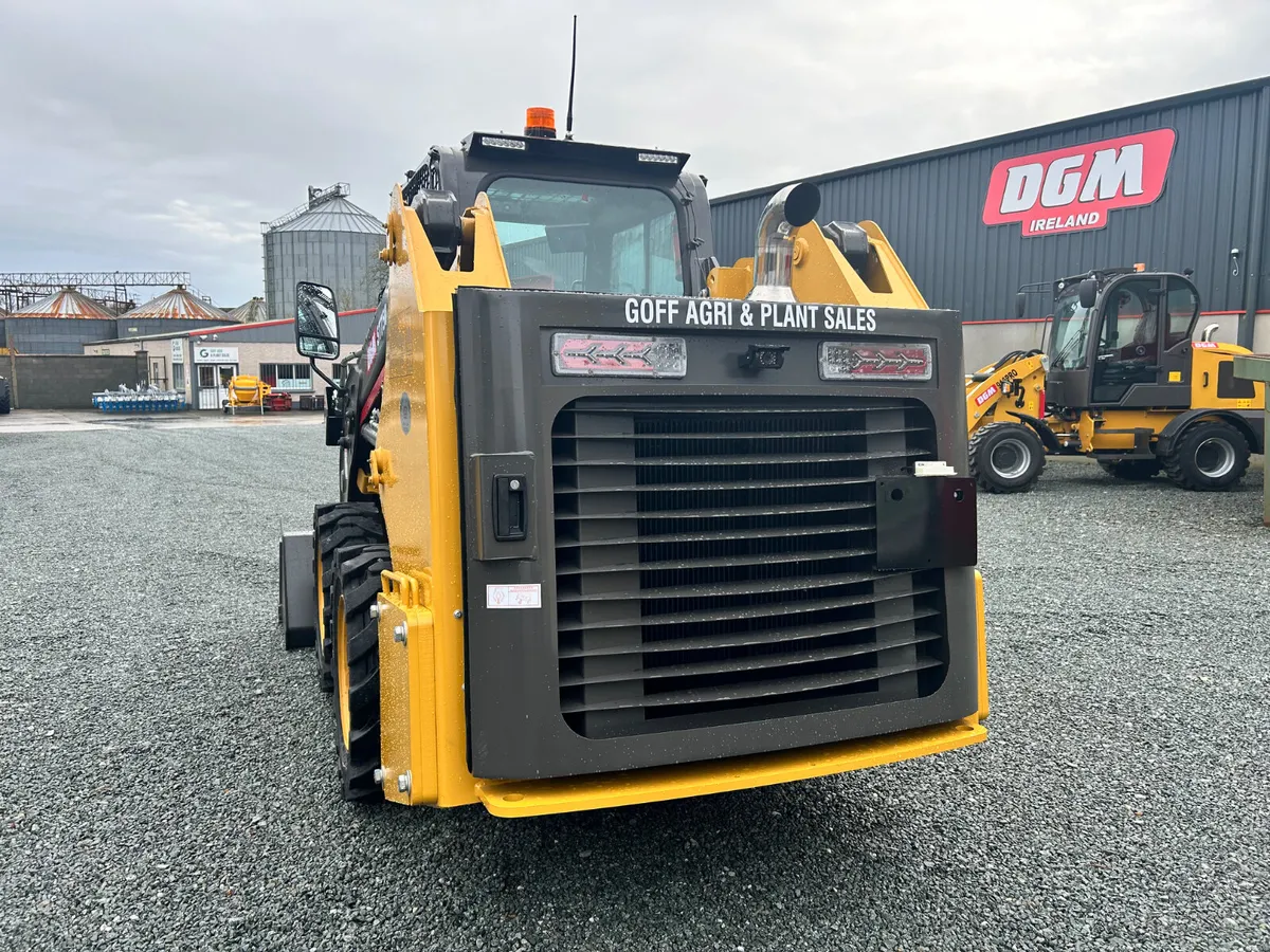 New DGM Skid Steer - Image 3