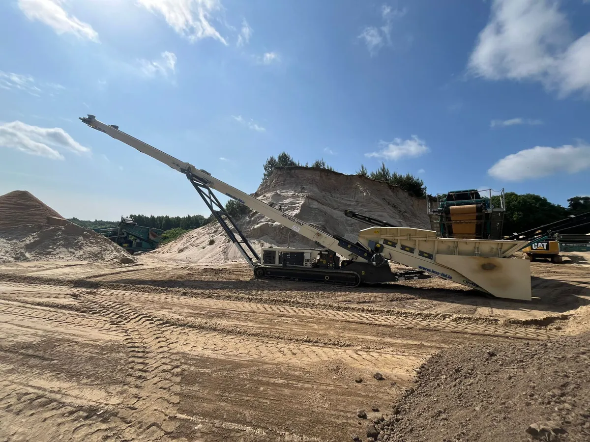 NEW 65' TRACKED CONVEYOR WITH FEED HOPPER FOR SALE - Image 1