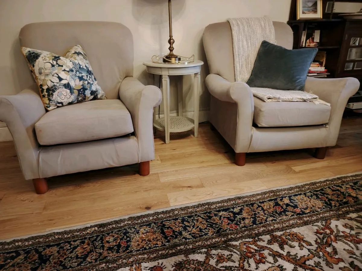 2 X Couchs and 2 X tetrad chairs - Image 2