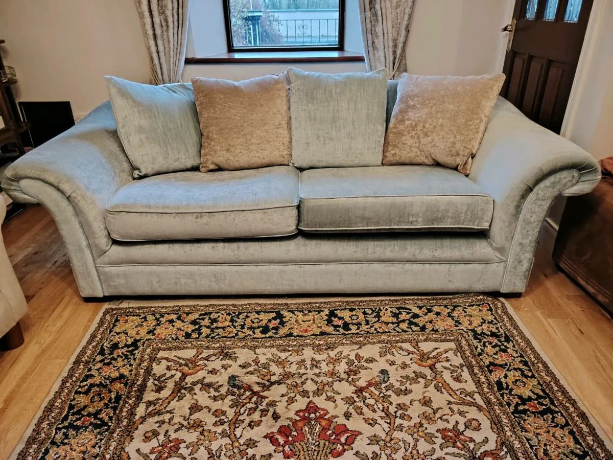 2 X Couchs and 2 X tetrad chairs - Image 1