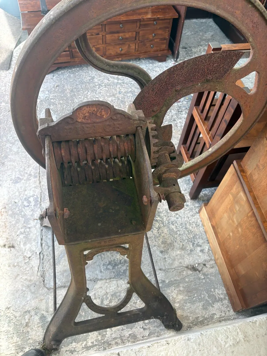 Antique cast iron cutter - Image 2