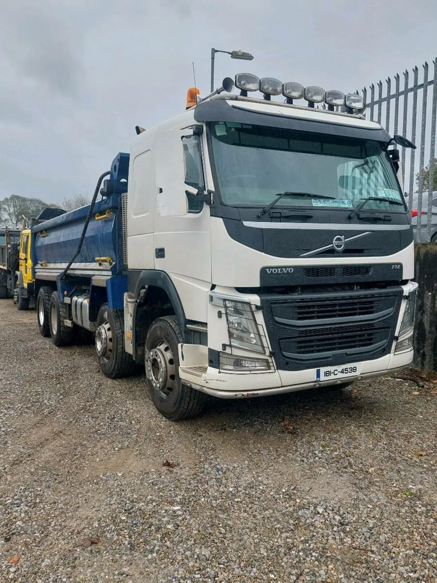 Tipper trucks - Image 1