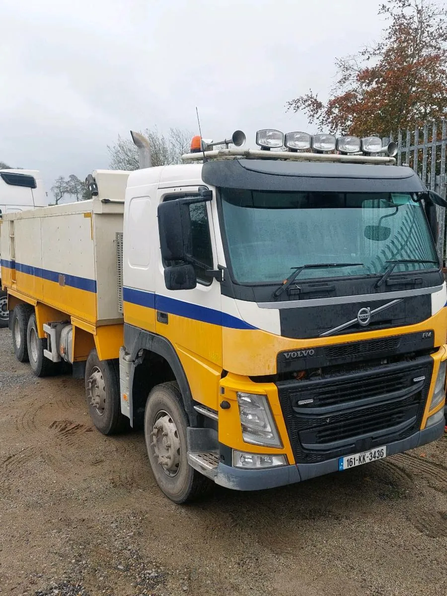 Tipper trucks - Image 4