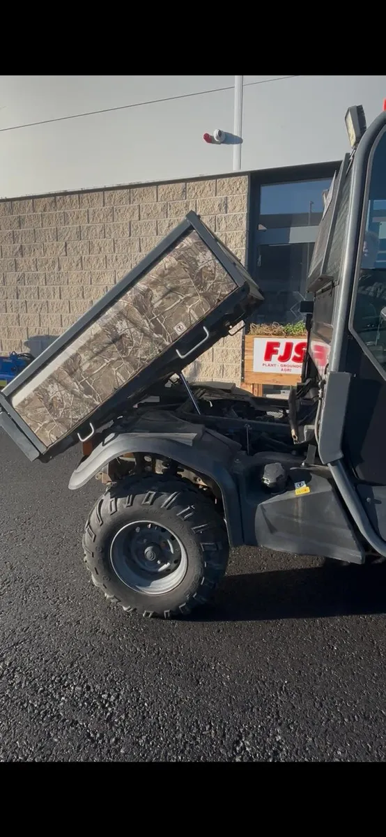 Kubota RTVX900 - Image 3
