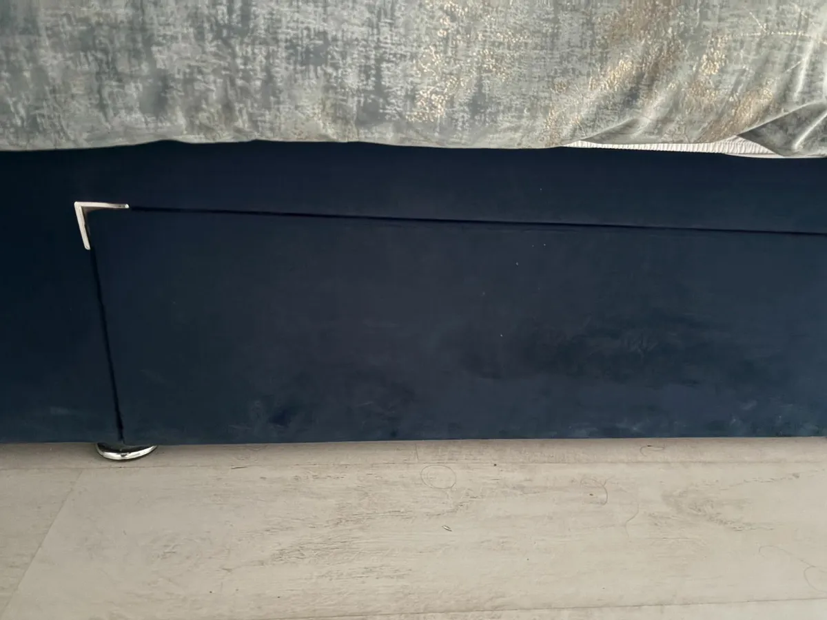 King-size bed - Image 3