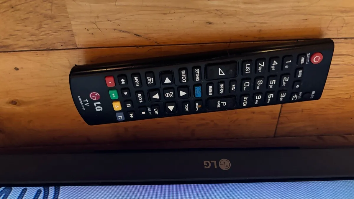 32” LG Smart TV with WebOS - Image 4