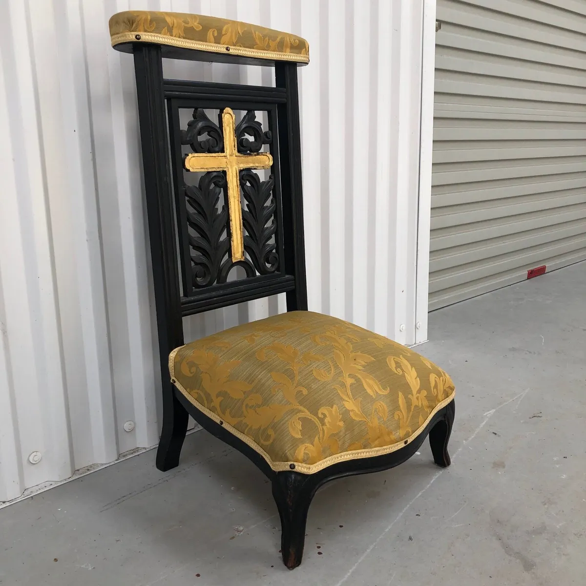 Altar Chair - Image 4