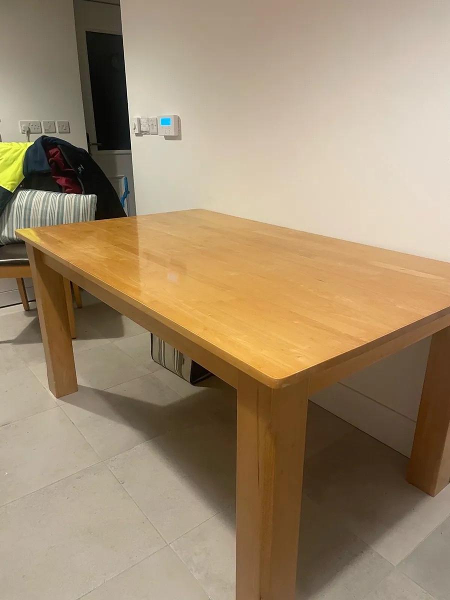 Dining table - Image 1