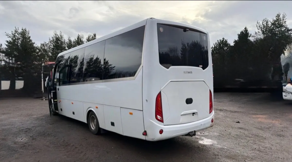 2021 IVECO DAILY ILES BUS 31 SEATER - Image 3