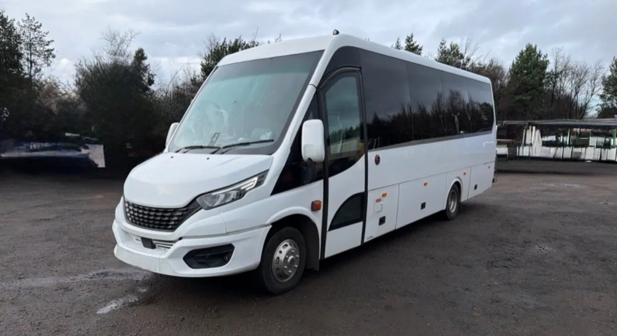 2021 IVECO DAILY ILES BUS 31 SEATER - Image 2