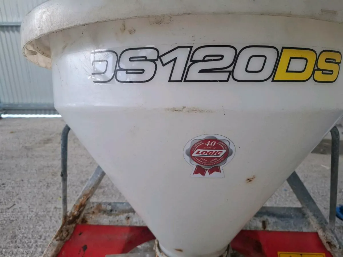 Logic Quad atv Galvanised Fertiliser spreader - Image 4