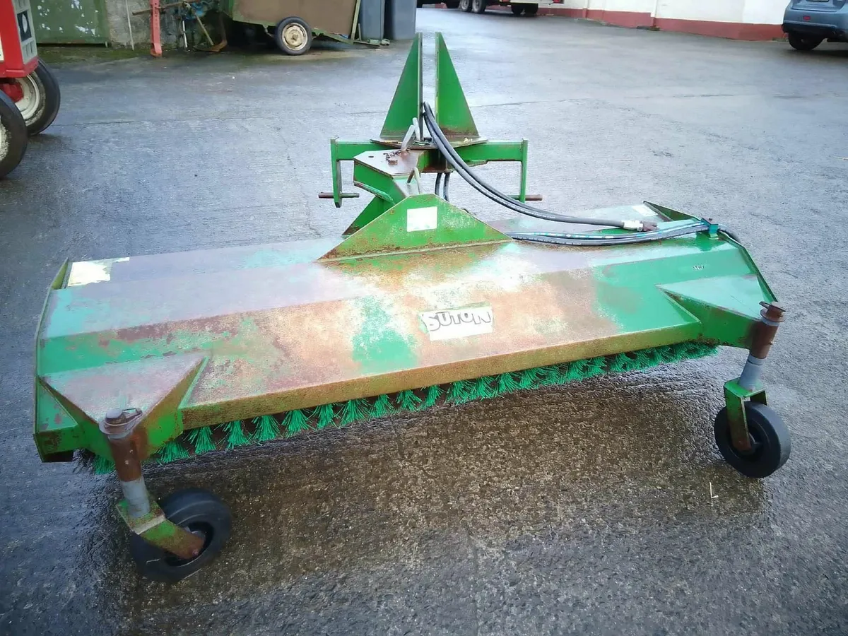 Road / Yard Brushes - Image 3