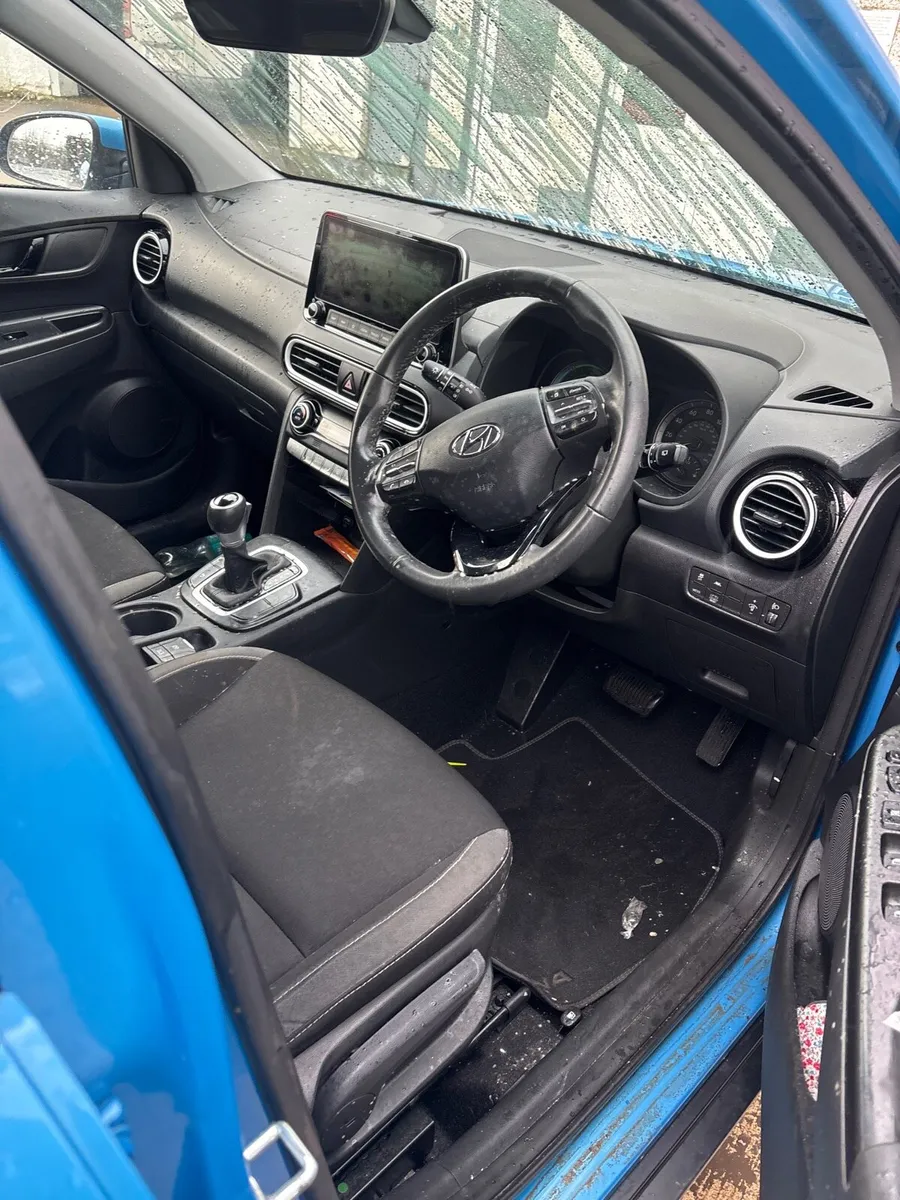 2021 Hyundai kona for breaking - Image 4