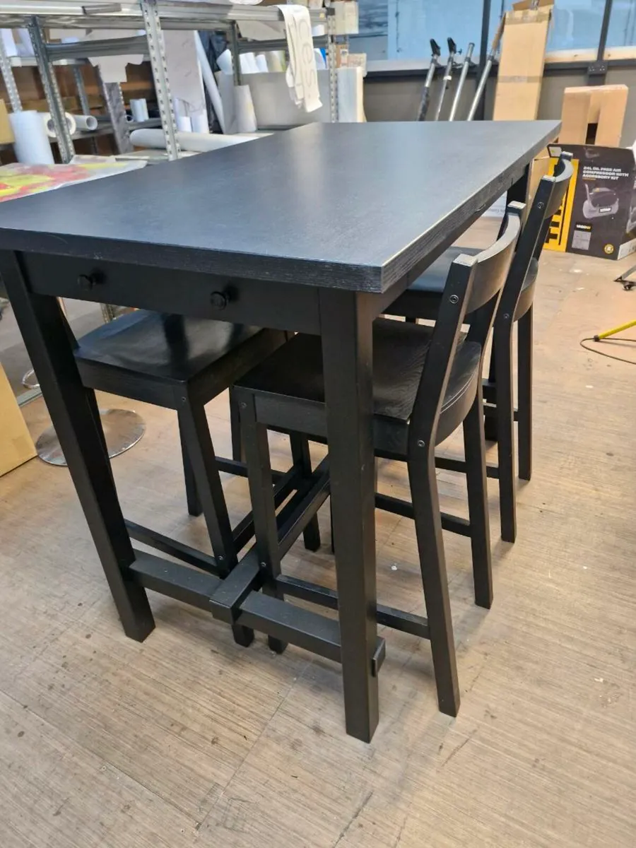 Breakfast Bar - Image 1